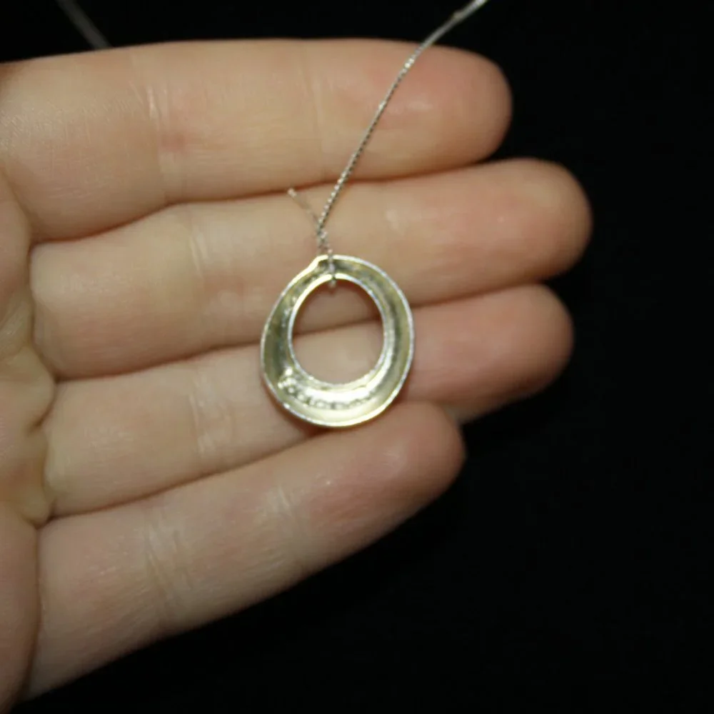 Sterling silver oval pendant necklace 16" - Picture 2 of 4
